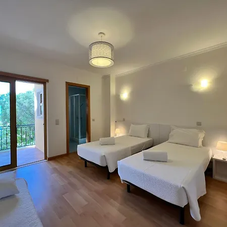 Filipa Iii - Beachfront With Jacuzzi