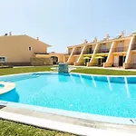 Filipa Iii - Beachfront With Jacuzzi Вілла *